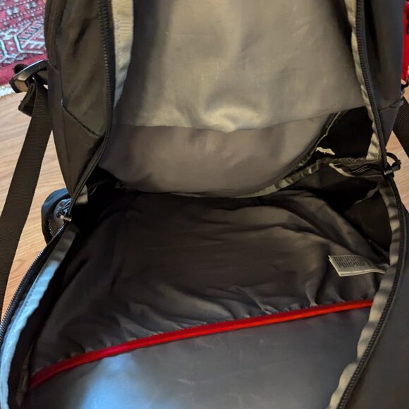 The North Face Basin 36L Daypack - Picture 4 of 5